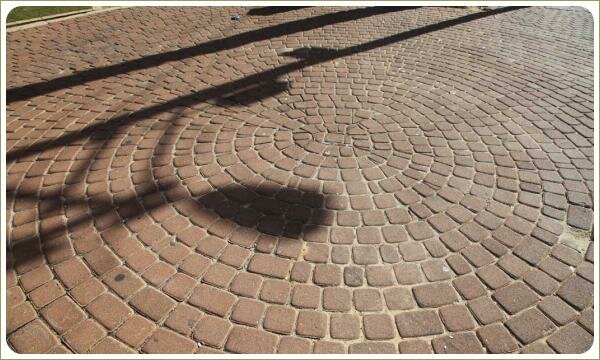 Мощение камнем на круглой площадке