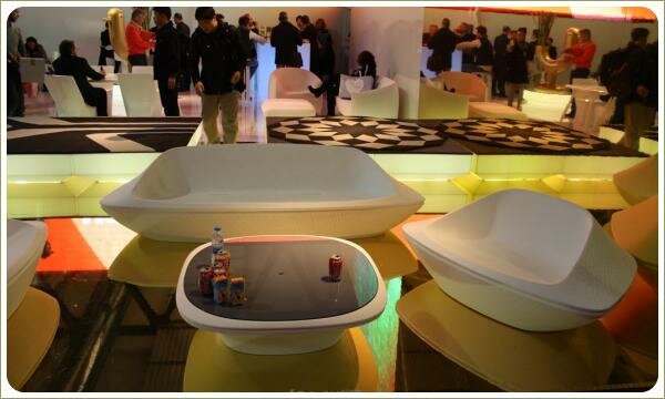 комплект мебели из пластика для отдыха на террасе