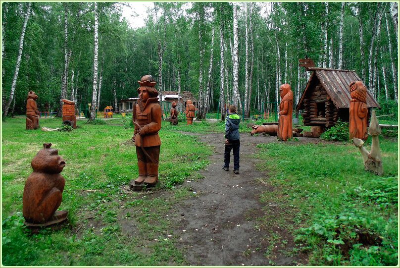 Комплекс деревянных фигур в парке «Металлург» имени О.И.Тищенко