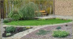 Ива, дорожки, газон